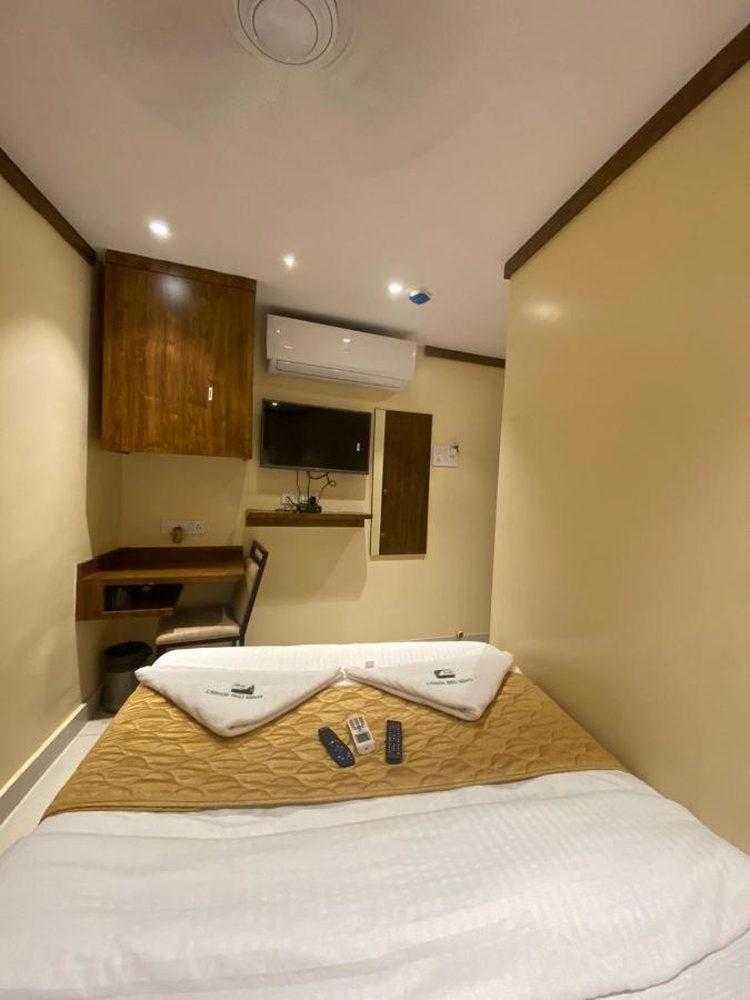 Garden Creek Residency - Near To Mumbai International Airport Hotel Exterior foto
