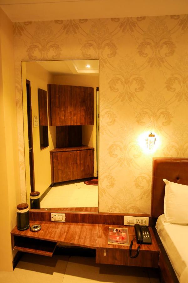Garden Creek Residency - Near To Mumbai International Airport Hotel Exterior foto